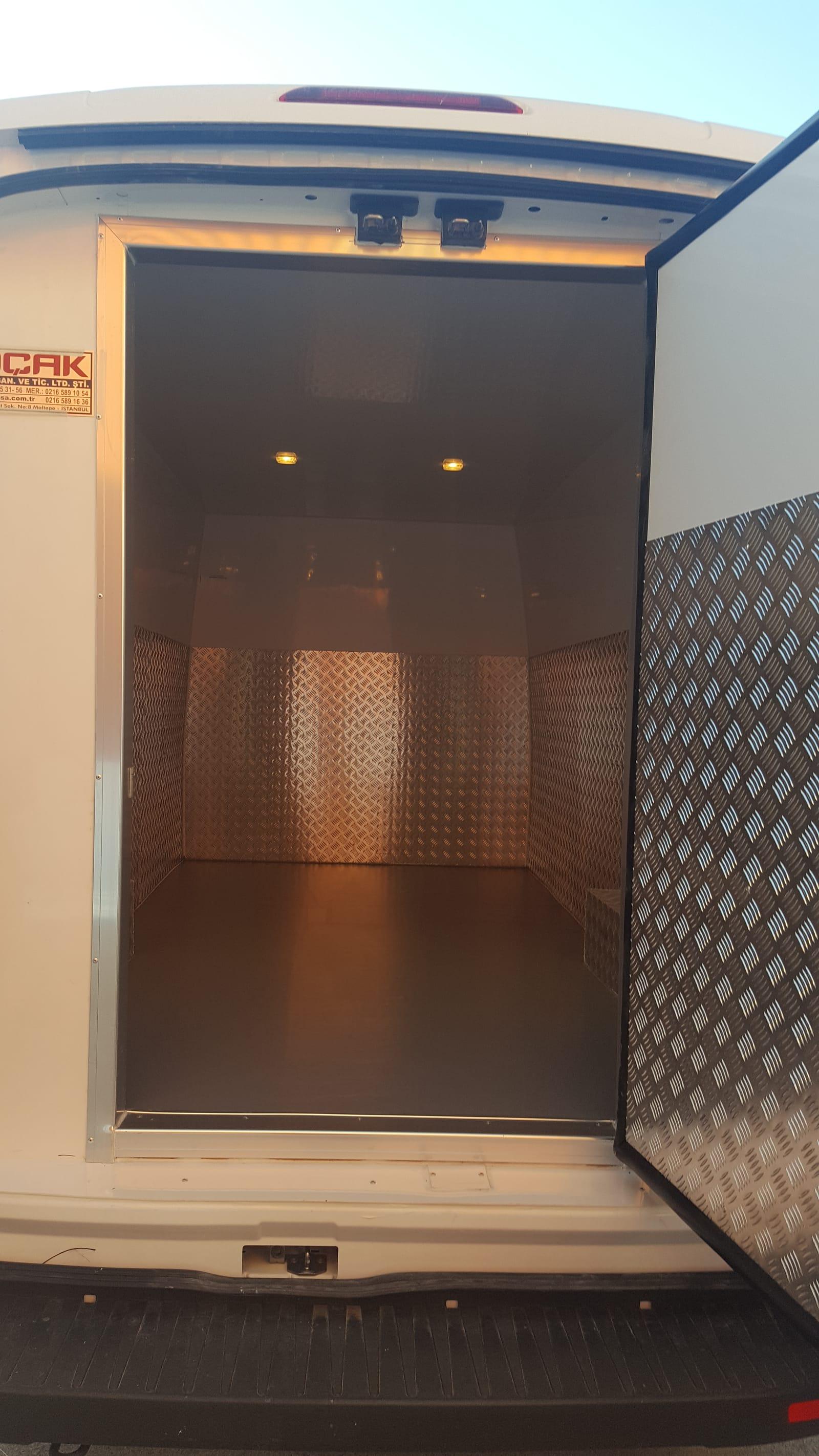 Panelvan İzolasyon