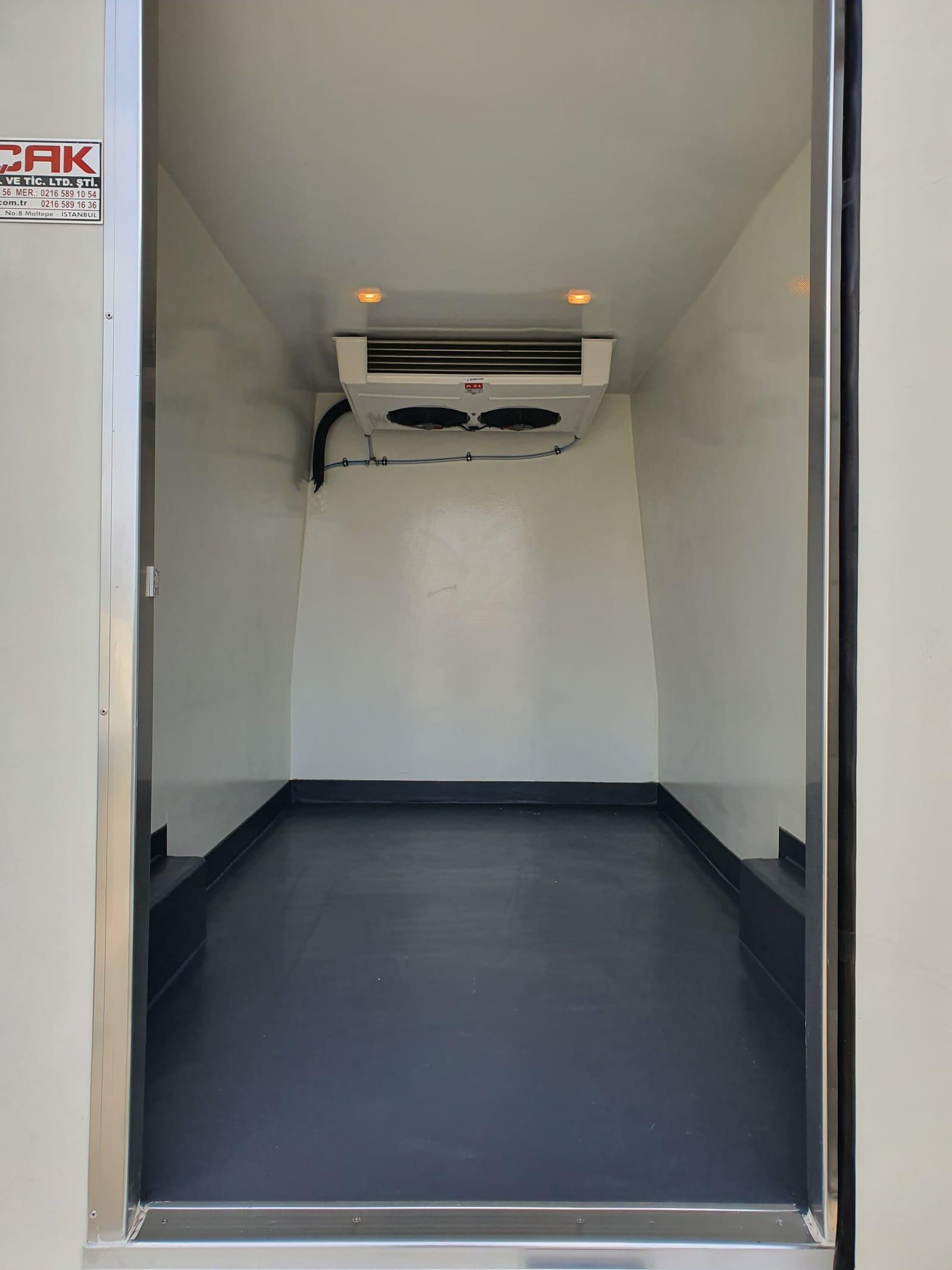 Panelvan İzolasyon