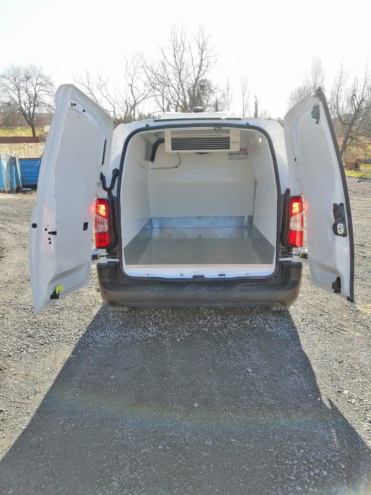 Panelvan İzolasyon